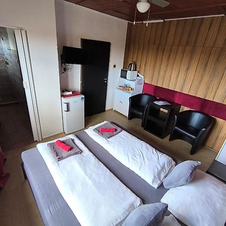 Penzion U Jezu - Ubytovani Pasohlávky Extérieur photo