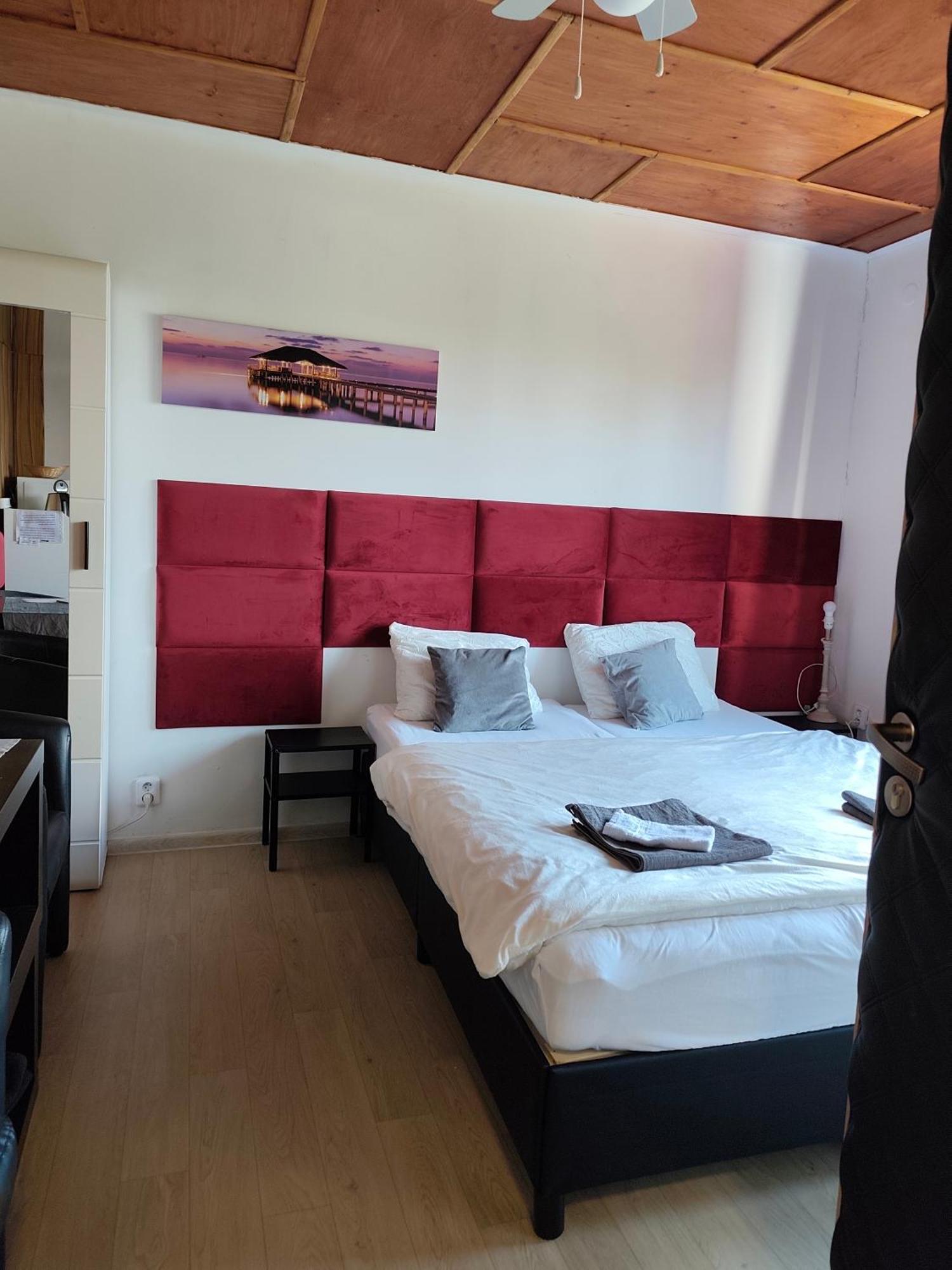 Penzion U Jezu - Ubytovani Pasohlávky Extérieur photo